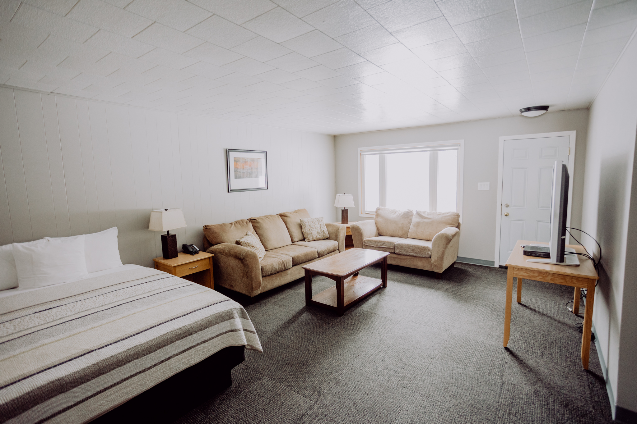 Loon's Nest 304 living