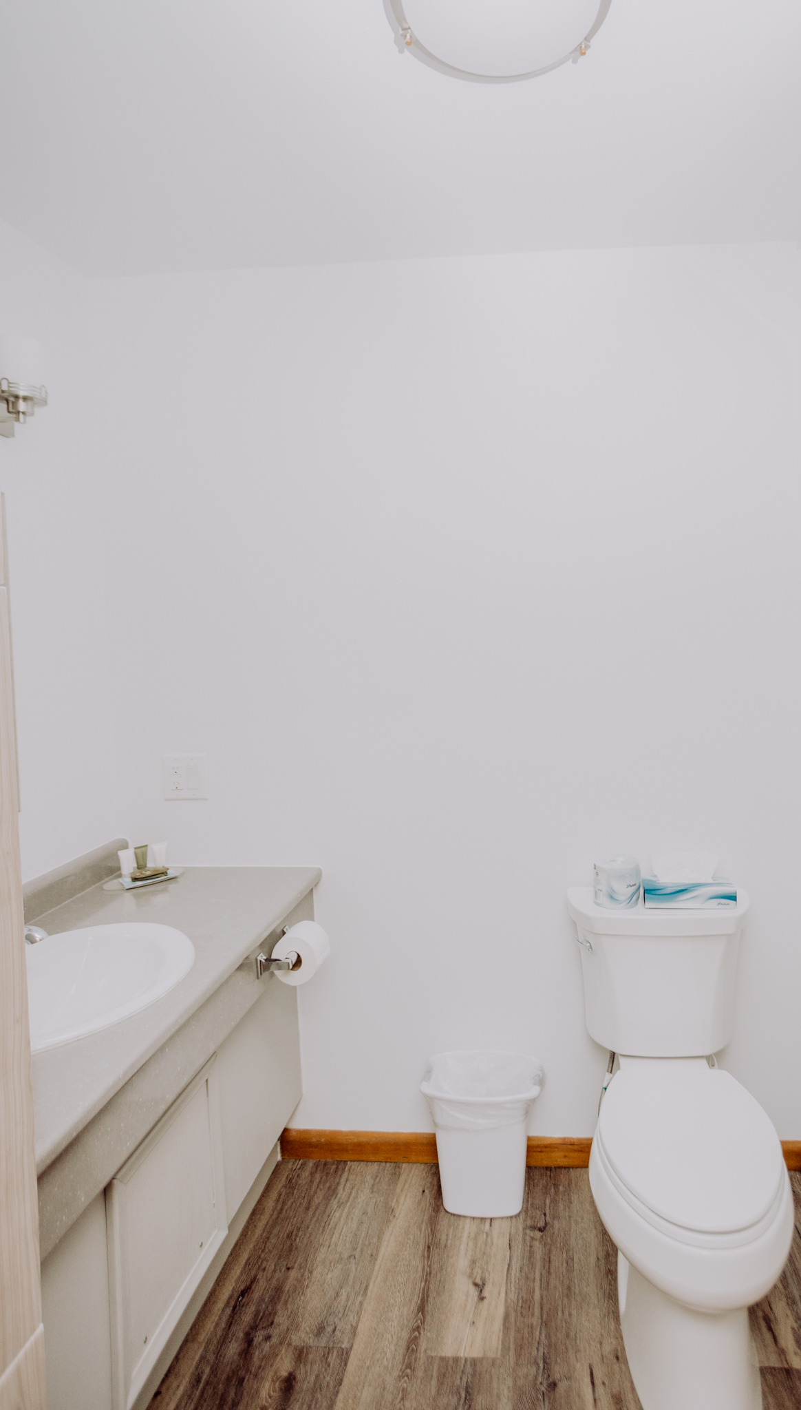 Loon's Nest 304 bath