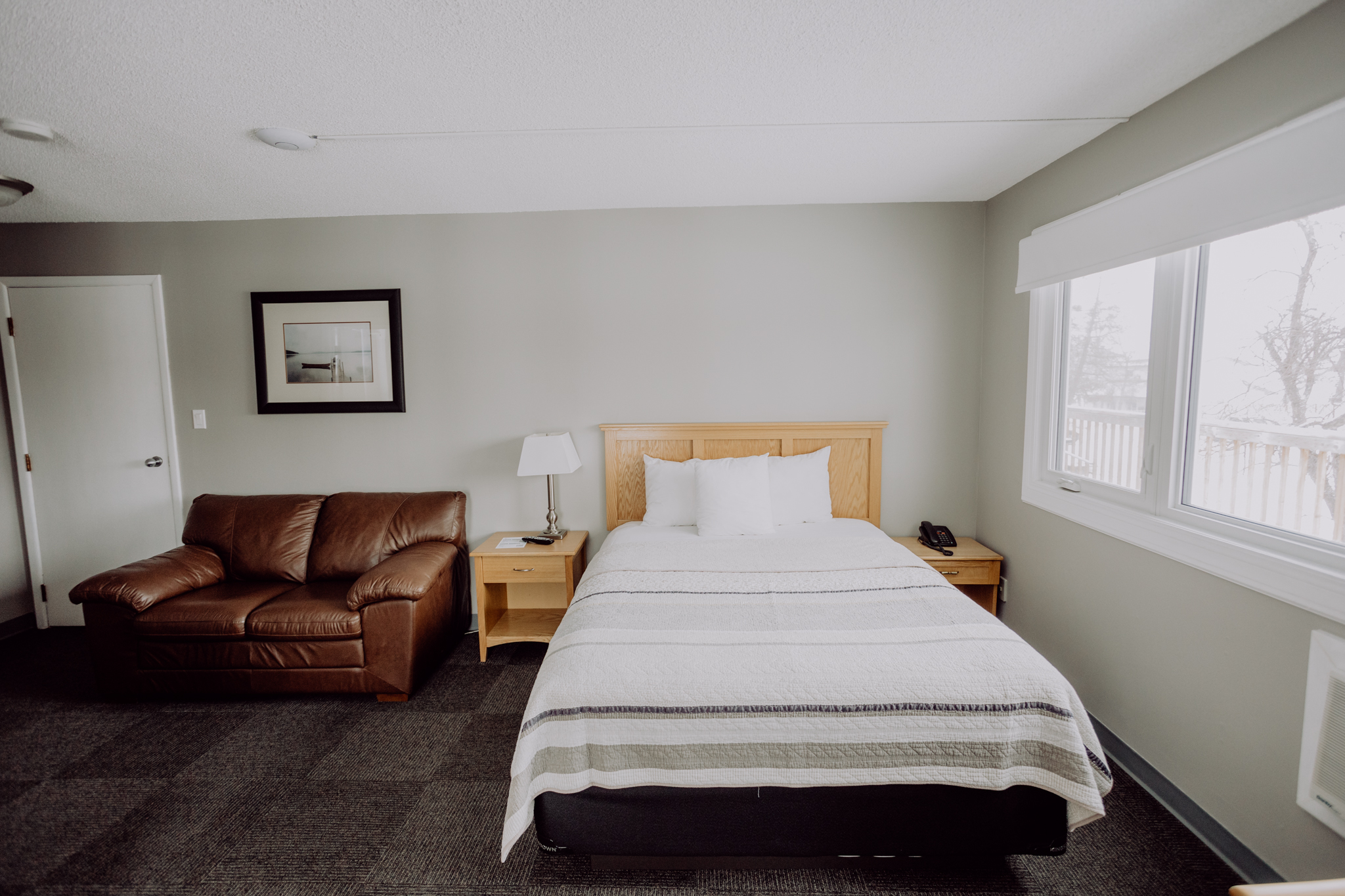 Eagle's Nest 305 living